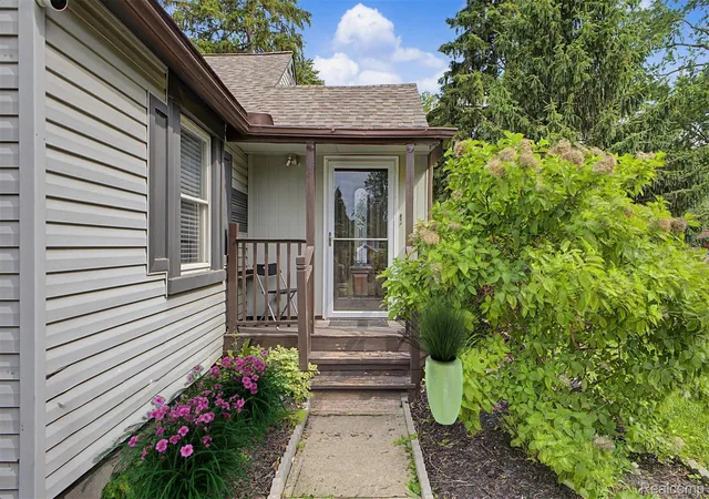 Photo 2 of Single family home for sale at 11340 Polk St, Taylor, MI 48180 | MLS# 20261042104 | Listing updated on 2026-06-11