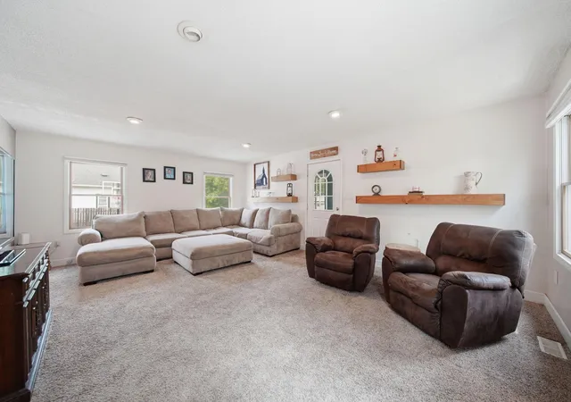 Photo 2 of Single family home for sale at 825 Gerald Ave, Jackson, MI 49203 | MLS# 55026027671 | Listing updated on 2026-06-21