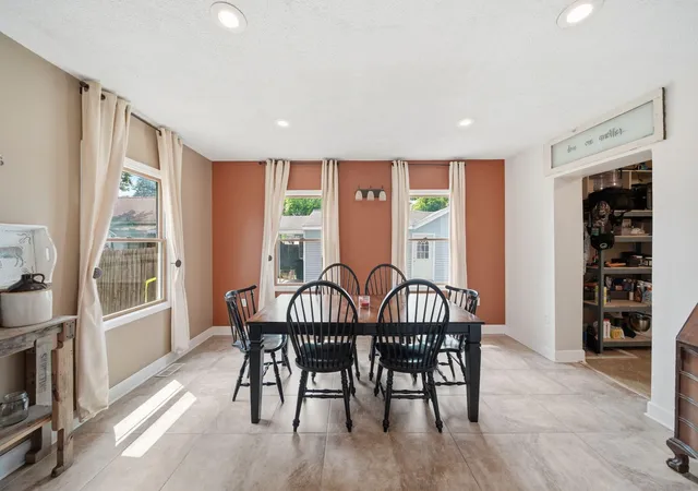 Photo 4 of Single family home for sale at 825 Gerald Ave, Jackson, MI 49203 | MLS# 55026027671 | Listing updated on 2026-06-21