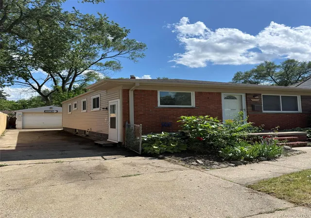 Photo 2 of Single family home for sale at 1512 E Jarvis Ave, Hazel Park, MI 48030 | MLS# 20261042109 | Listing updated on 2026-06-08
