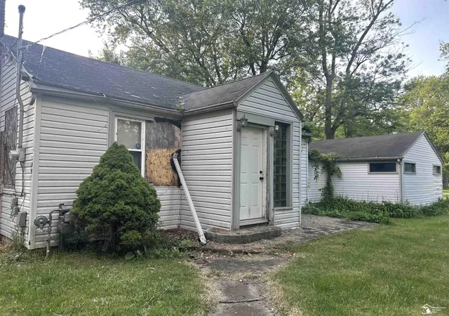 Photo 1 of Sale Pending at 7467 S Telegraph Rd, Temperance, MI 48182 | MLS# 57050210476 | Listing updated on 2026-09-12