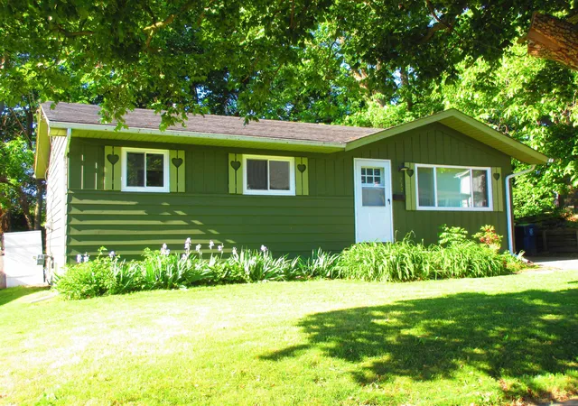 Photo 1 of Sale Pending at 232 Tennyson Ave, Flint, MI 48507 | MLS# 5050210482 | Listing updated on 2026-06-08