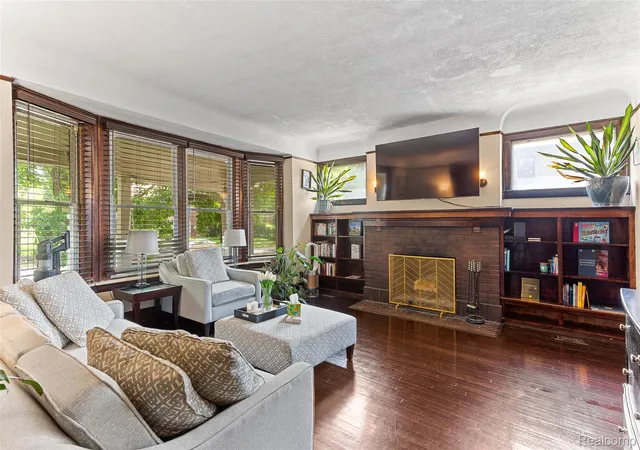 Photo 2 of Single family home for sale at 7641 La Salle Blvd, Detroit, MI 48206 | MLS# 20261042130 | Listing updated on 2026-08-25