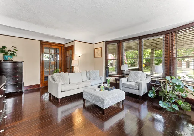 Photo 3 of Single family home for sale at 7641 La Salle Blvd, Detroit, MI 48206 | MLS# 20261042130 | Listing updated on 2026-08-25