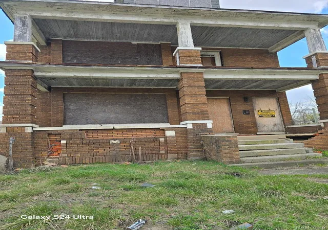 Photo 1 of Multi family home for sale at 320 Owen St, Detroit, MI 48202 | MLS# 20261042134 | Listing updated on 2026-09-04