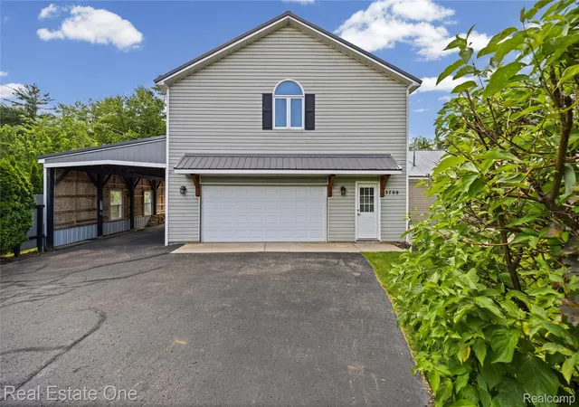 Photo 3 of Single family home for sale at 3708 Hideaway Ct, Brighton, MI 48114 | MLS# 20261042135 | Listing updated on 2026-09-29