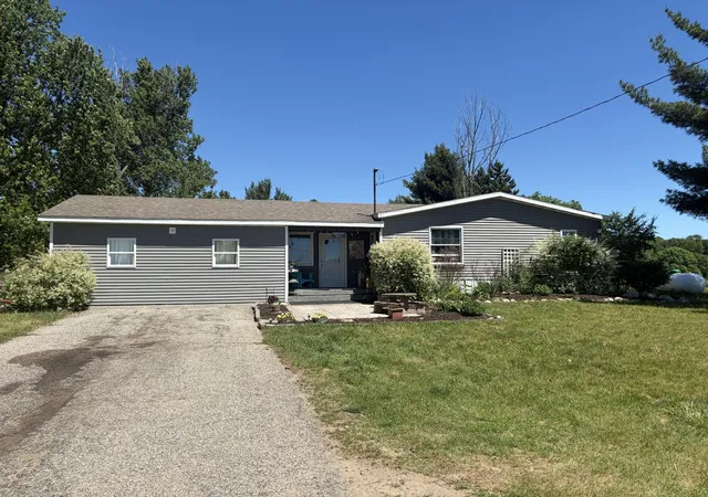 Homes for sale in Tyrone Township Kent, MI | 1901 18 Mile Rd, Tyrone Township Kent, MI 49330 | MLS# 65026027692