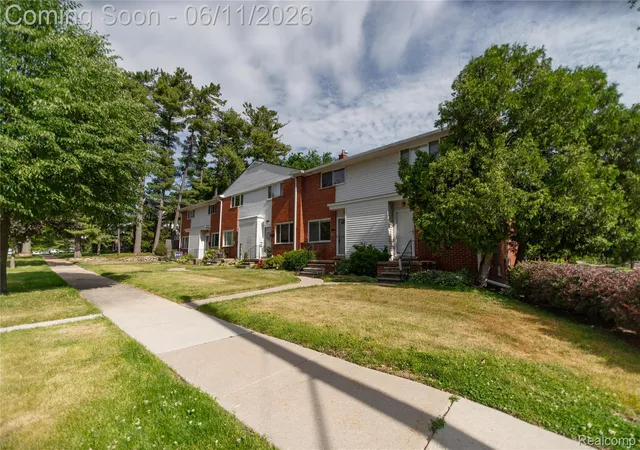 Photo 2 of Condo for sale at 502 W Houstonia Ave, Royal Oak, MI 48073 | MLS# 20261042164 | Listing updated on 2026-09-12