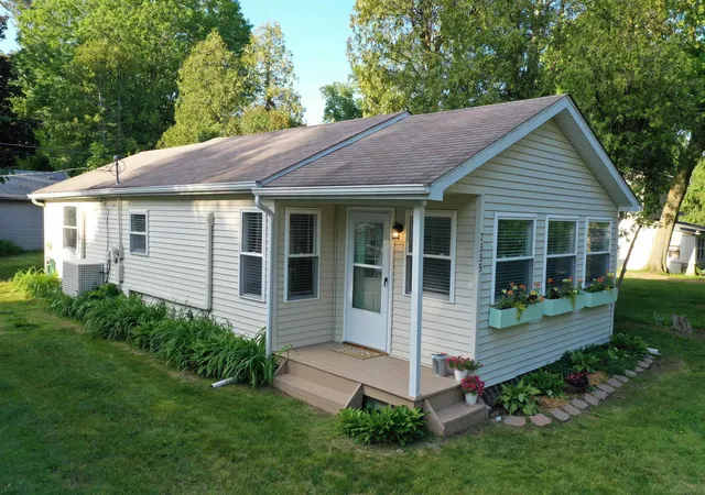 Photo 1 of Single family home for sale at 7335 Laurel Rd, Lexington, MI 48450 | MLS# 58050210493 | Listing updated on 2026-06-18