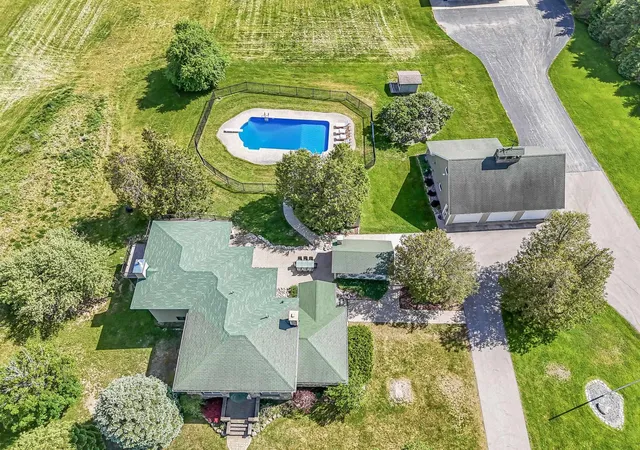 2nd image of 6801 Secor Rd, Traverse City, MI 49685 | MLS# 78080069362
