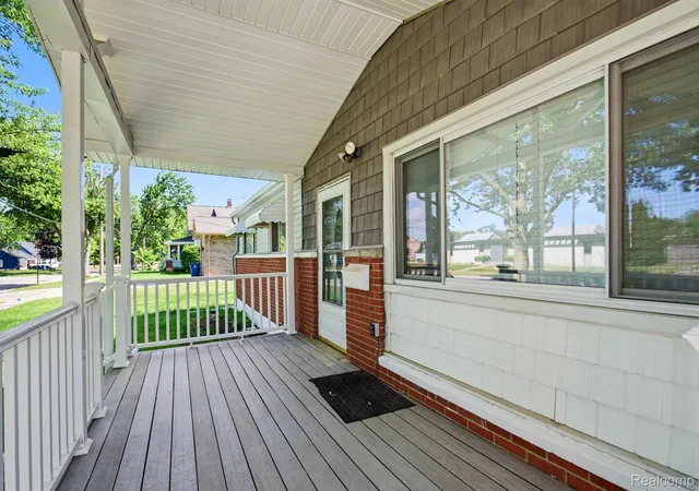 Photo 3 of Single family home for sale at 611 S Main St, Davison, MI 48423 | MLS# 20261042188 | Listing updated on 2026-07-26