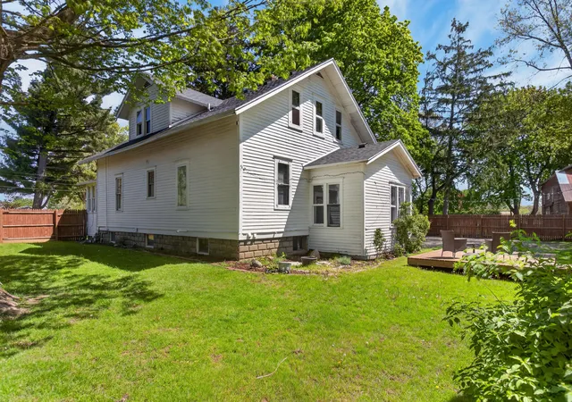 22nd image of 1536 E Nickerson Ave, Benton Harbor, MI 49022 | MLS# 69026027707