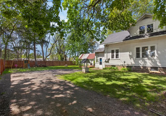 3rd image of 1536 E Nickerson Ave, Benton Harbor, MI 49022 | MLS# 69026027707