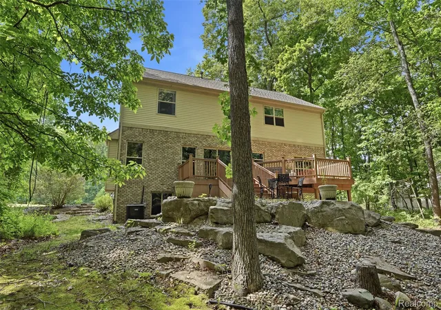 Photo 20 of Single family home for sale at 2790 Pine Blfs Ct, Highland, MI 48357 | MLS# 20261042196 | Listing updated on 2026-08-26