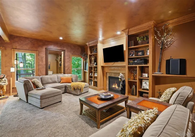 Photo 5 of Single family home for sale at 2790 Pine Blfs Ct, Highland, MI 48357 | MLS# 20261042196 | Listing updated on 2026-08-26