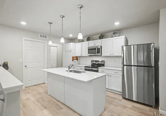 Listing Photo 4 - Condo for sale in building located at 605 Bush Blvd, Three Rivers, MI 49093