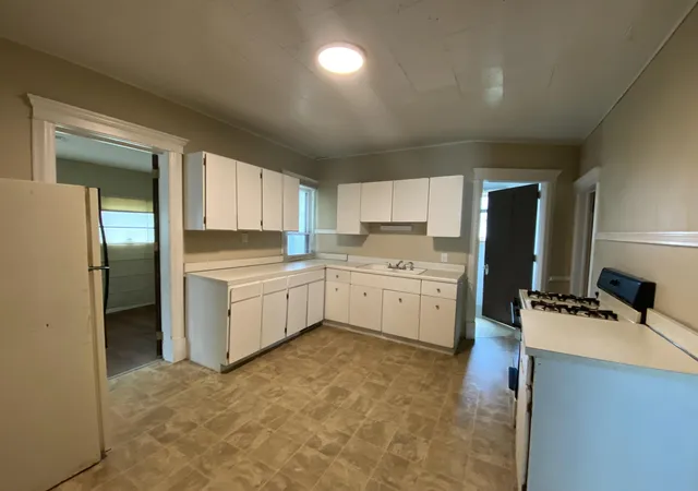 Photo 3 of Multi family home for sale at 617 Forest St, Kalamazoo, MI 49008 | MLS# 66026027737 | Listing updated on 2026-06-08
