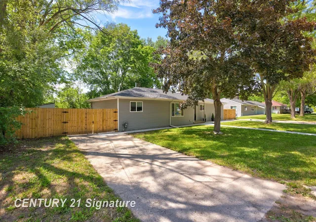 Homes for sale in Buena Vista Charter Township Saginaw, MI | 3155 Walters Dr, Buena Vista Charter Township Saginaw, MI 48601 | MLS# 61050210534