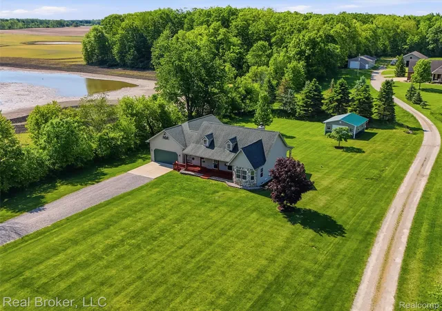 Photo 3 of Single family home for sale at 7271 Ray Rd, Swartz Creek, MI 48473 | MLS# 20261042278 | Listing updated on 2026-06-09