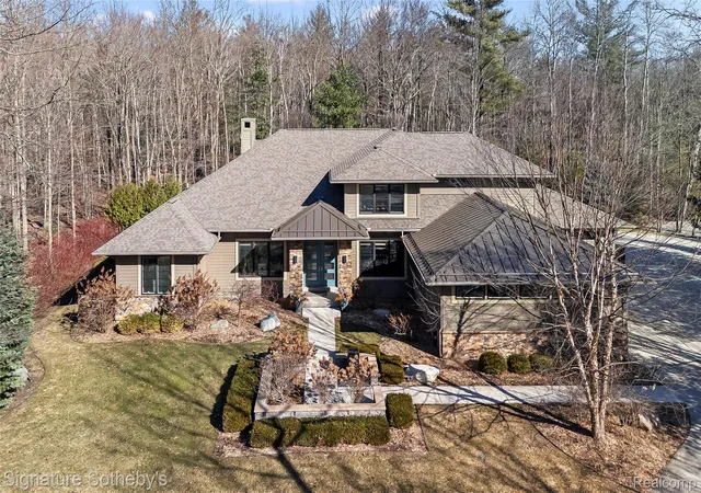 Homes for sale in Larkin Charter Township Midland, MI | 3479 E Shady Ridge Ln, Larkin Charter Township Midland, MI 48642 | MLS# 20261042284