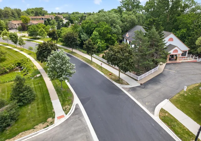 2nd image of 350 Briarcrest Dr, Ann Arbor, MI 48104