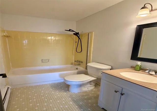 image of 8203 Huntington St, Westland, MI 48185
