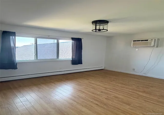 image of 8203 Huntington St, Westland, MI 48185