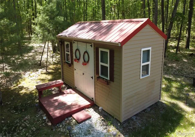 5th image of 416 Crystal Ln, Roscommon, MI 48653 | MLS# 20261042293