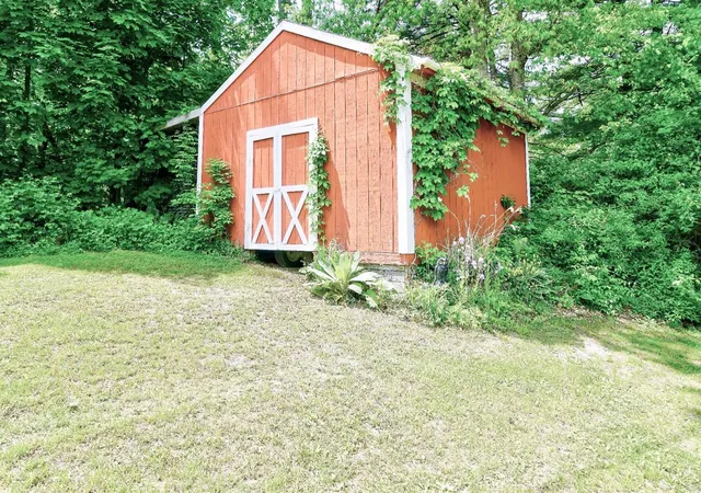 Photo 4 of Single family home for sale at 8235 N Territorial Rd, Dexter, MI 48130 | MLS# 81026027777 | Listing updated on 2026-06-14