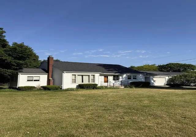 Photo 2 of Single family home for sale at 2326 Sunset Ln, Adrian, MI 49221 | MLS# 81026027773 | Listing updated on 2026-08-24