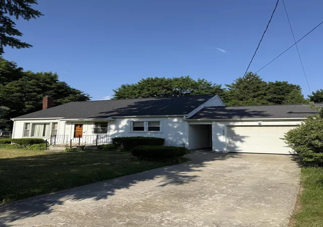 Photo 3 of Single family home for sale at 2326 Sunset Ln, Adrian, MI 49221 | MLS# 81026027773 | Listing updated on 2026-08-24