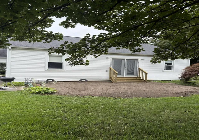 Photo 4 of Single family home for sale at 2326 Sunset Ln, Adrian, MI 49221 | MLS# 81026027773 | Listing updated on 2026-08-24