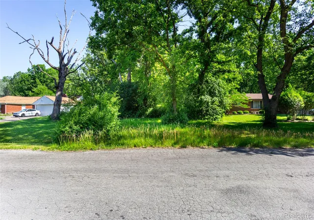 Photo 2 of Land for sale at 16034 Meadowood Ave, Southfield, MI 48076 | MLS# 20261042304 | Listing updated on 2026-09-03