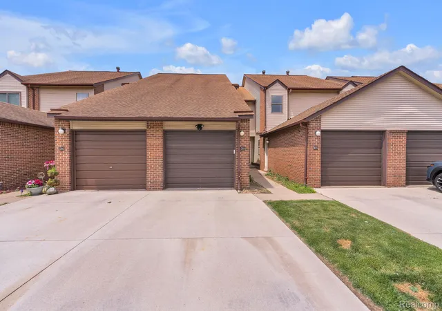 Photo 2 of Condo for sale at 6689 Ridgefield Cir #203, West Bloomfield, MI 48322 | MLS# 20261042320 | Listing updated on 2026-07-06