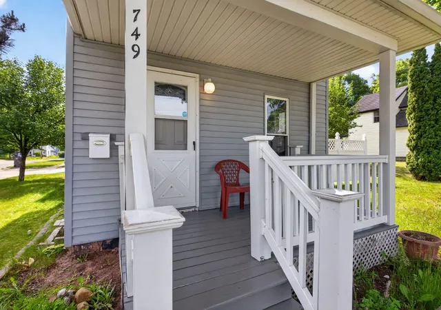 Photo 1 of Single family home for sale at 749 Kennedy St, Jackson, MI 49202 | MLS# 55026027790 | Listing updated on 2026-08-18