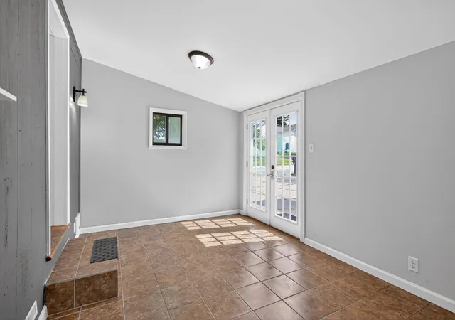 Photo 3 of Single family home for sale at 749 Kennedy St, Jackson, MI 49202 | MLS# 55026027790 | Listing updated on 2026-08-18