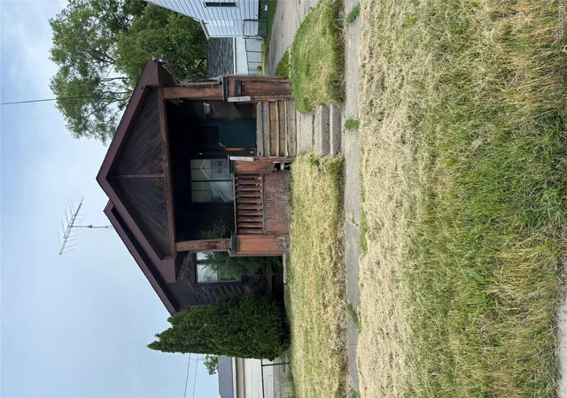 Photo 1 of Sale Pending at 1122 Simcoe Ave, Flint, MI 48507 | MLS# 20261042369 | Listing updated on 2026-09-16