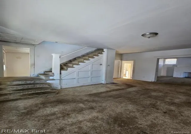 Photo 4 of Single family home for sale at 9755 Nardin Dr, Detroit, MI 48204 | MLS# 20261042411 | Listing updated on 2026-10-26