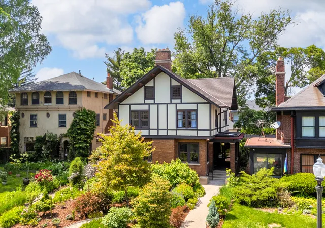 3rd image of 728 Longfellow St, Detroit, MI 48202 | MLS# 81026027819