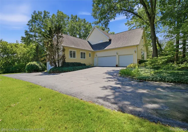 1st image of 4462 Lily Dr, Howell, MI 48843 | MLS# 20261042450