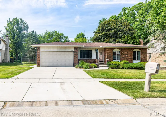 Photo 1 of Sale Pending at 1089 Shallowdale Dr, Troy, MI 48085 | MLS# 20261042459 | Listing updated on 2026-07-11