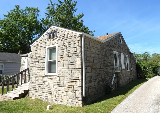 Photo 2 of Single family home for sale at 1236 Jennings Ave, Benton Harbor, MI 49022 | MLS# 69026027843 | Listing updated on 2026-08-31
