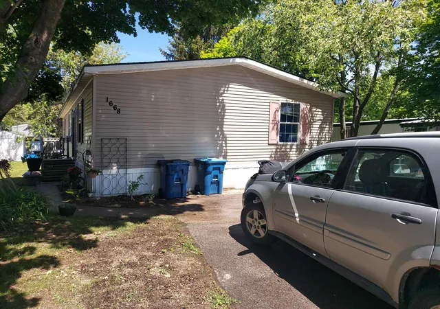 Photo 3 of Single family home for sale at 1668 Rex Pl, Traverse City, MI 49686 | MLS# 78080069385 | Listing updated on 2026-08-18