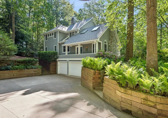 2nd image of 18353 Forest Beach Dr, New Buffalo, MI 49117 | MLS# 69026027872
