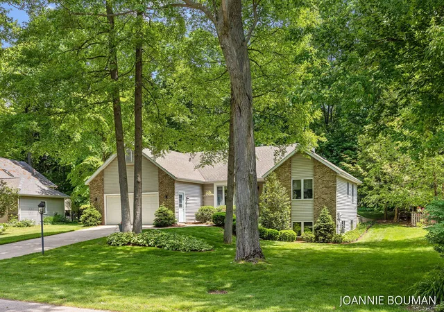 Homes for sale in Laketown Township Allegan, MI | 4629 Pine Dr, Laketown Township Allegan, MI 49423 | MLS# 71026027877