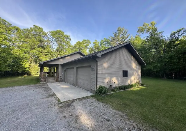 Photo 3 of Single family home for sale at 4335 Kings Cor Rd, Glennie, MI 48737 | MLS# 68026027875 | Listing updated on 2026-06-29