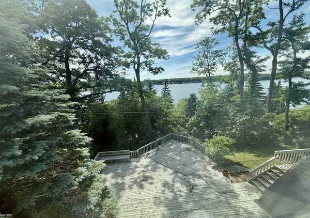 Photo 4 of Single family home for sale at 11820 Big Lake Rd, Davisburg, MI 48350 | MLS# 5050210590 | Listing updated on 2026-09-18