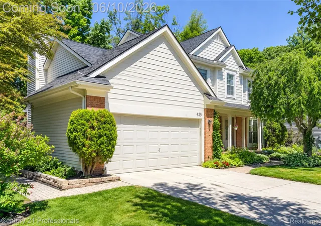 Homes for sale in Commerce Charter Township Oakland, MI | 425 Cherry Grove Ln, Commerce Charter Township Oakland, MI 48390 | MLS# 20261042541