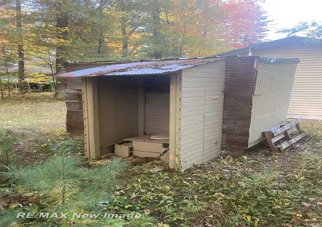 10th image of 1980 4th Oak St, Prescott, MI 48756 | MLS# 61050210596