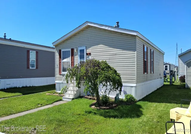 3rd image of 33051 Heatherwood Lot 244, New Haven Village Macomb, MI 40848 | MLS# 20261042561